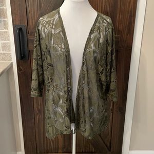 Like New LulaRoe Dark Green Lace Kimono size M